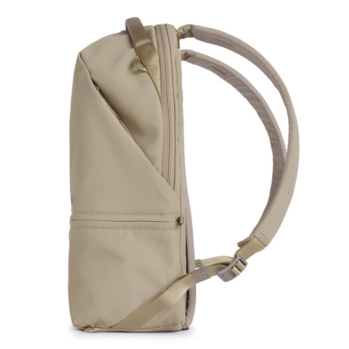 1023000_B.jpg - Urth Arkose 20L Backpack with Camera Insert (Beige)