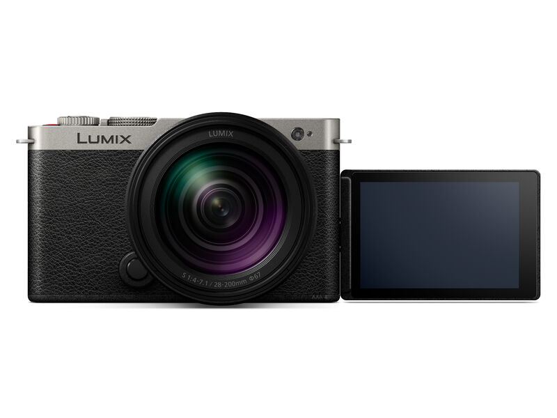 1022731_B.jpg - Panasonic Lumix S9 Mirrorless Camera with 28-200mm Kit Silver