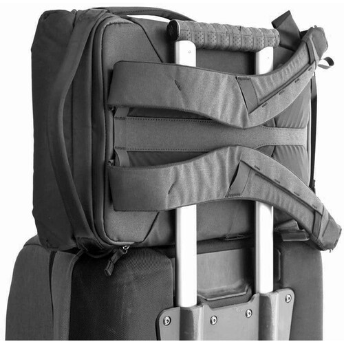 1024044_C.jpg - Peak Design Everyday Backpack v2 (Black, 30L)