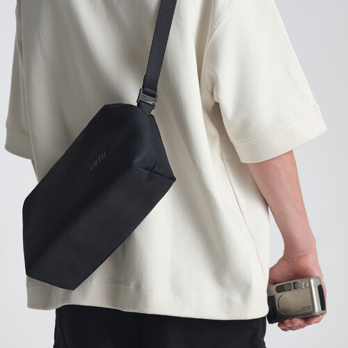 Urth Dolomite Cross-Body Camera Sling Bag - Black, 5.1L