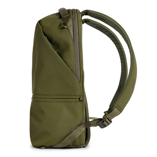 1022999_C.jpg - Urth Arkose 20L Backpack with Camera Insert (Green)