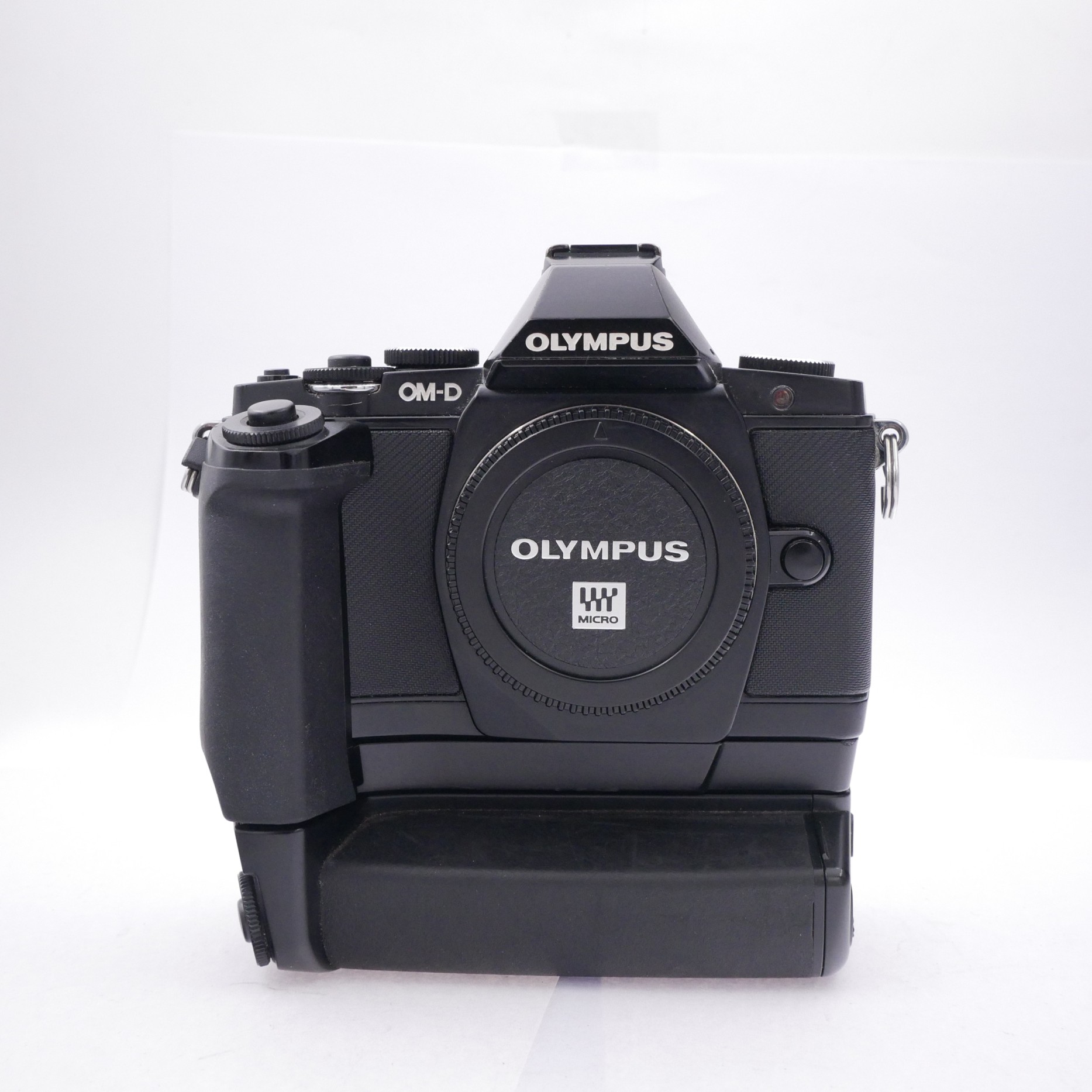 Olympus E-M5 + HLD-6 Grip 32,899