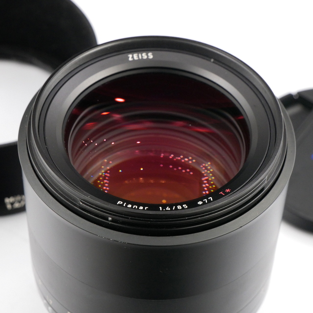 S-H-933U9E_2.jpg - Zeiss MF 85mm F/1.4 Planar T* ZF.2 Milvus Lens in Nikon F Mount