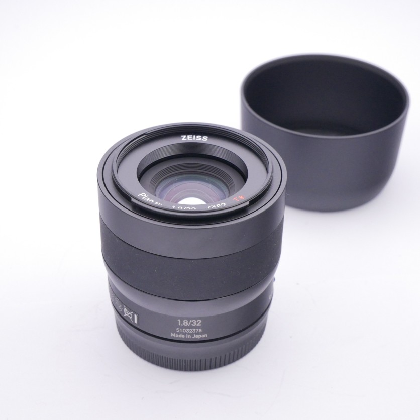  Zeiss Touit 32mm F1.8 in Sony E Mount