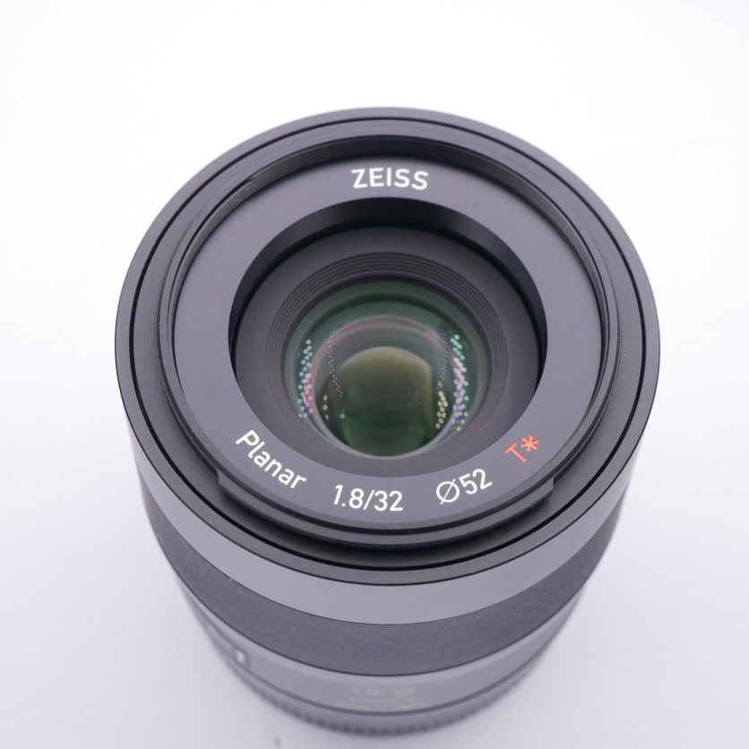 S-H-KXF5A9_2.jpg -  Zeiss Touit 32mm F1.8 in Sony E Mount