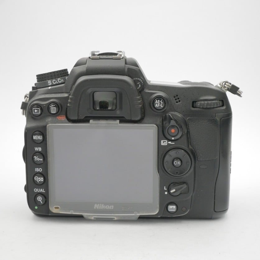 S-H-T75HY2_2.jpg - Nikon D7000 Body Only 42K Frames