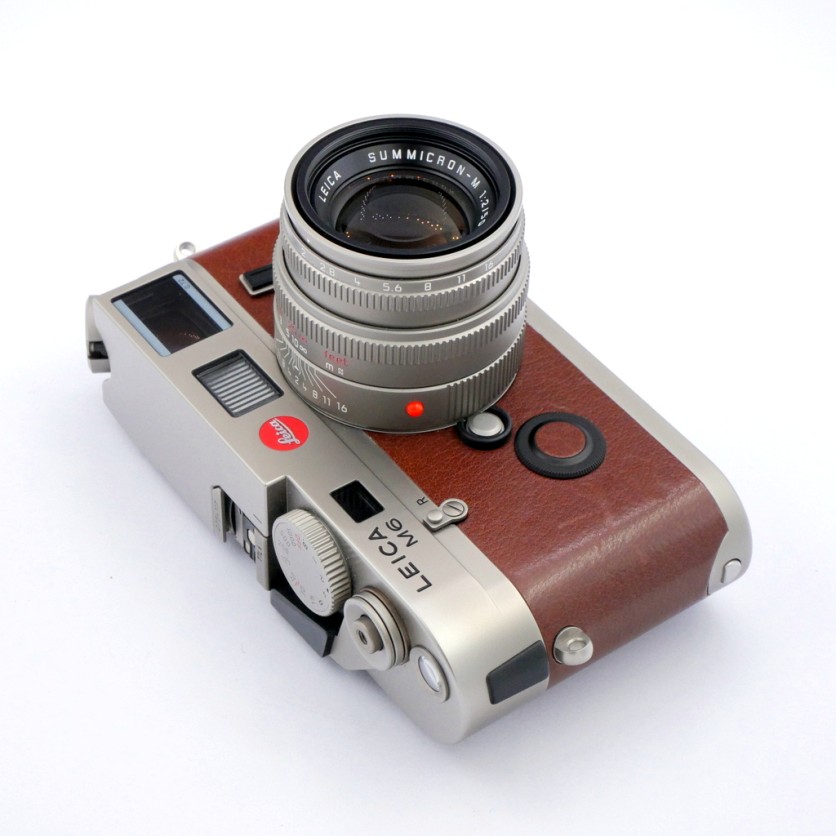 Leica M6 TTL 0,72 + 50mm F/2 Summicron-M Titanium model 10435